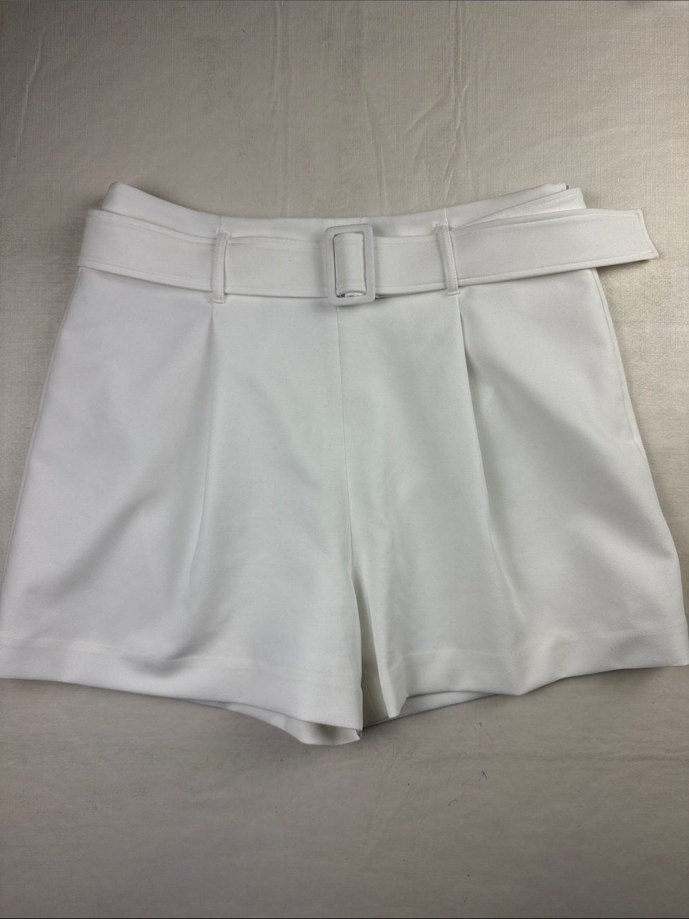 Elie Tahari Women's White High-Waist Belted Tailored Side Zip Shorts Size 6
